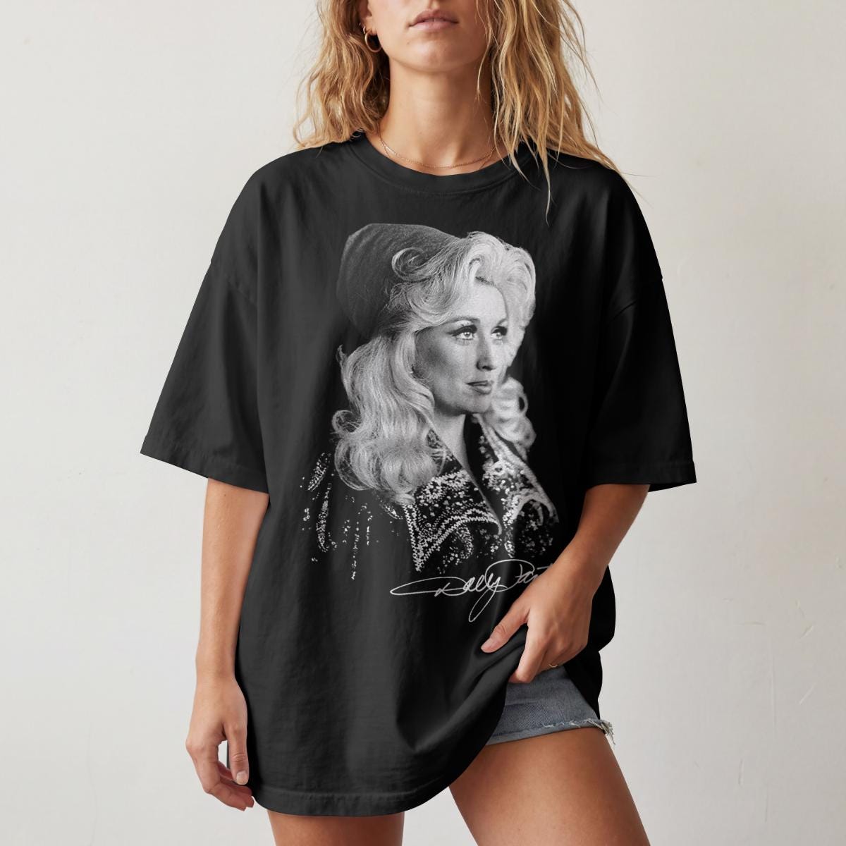 Comfort Colors Dolly Signature Tee, Black And White Dolly Parton Shirt, Iconic Portrait Country Legend T-Shirt, Elegant Sequin Portrait Gift