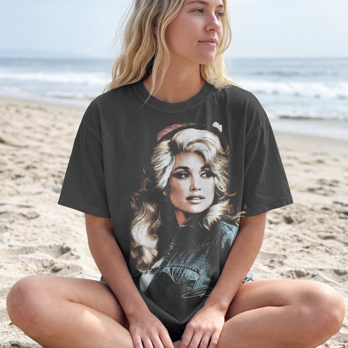 Comfort Colors® Retro Dolly Parton Signature Tee, Dolly Parton Photo Shirt, Classic Country Music Icon TShirt, Country Legend Keepsake Gift