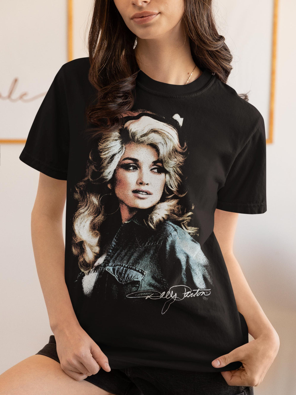 Comfort Colors® Retro Dolly Parton Signature Tee, Dolly Parton Photo Shirt, Classic Country Music Icon TShirt, Country Legend Keepsake Gift