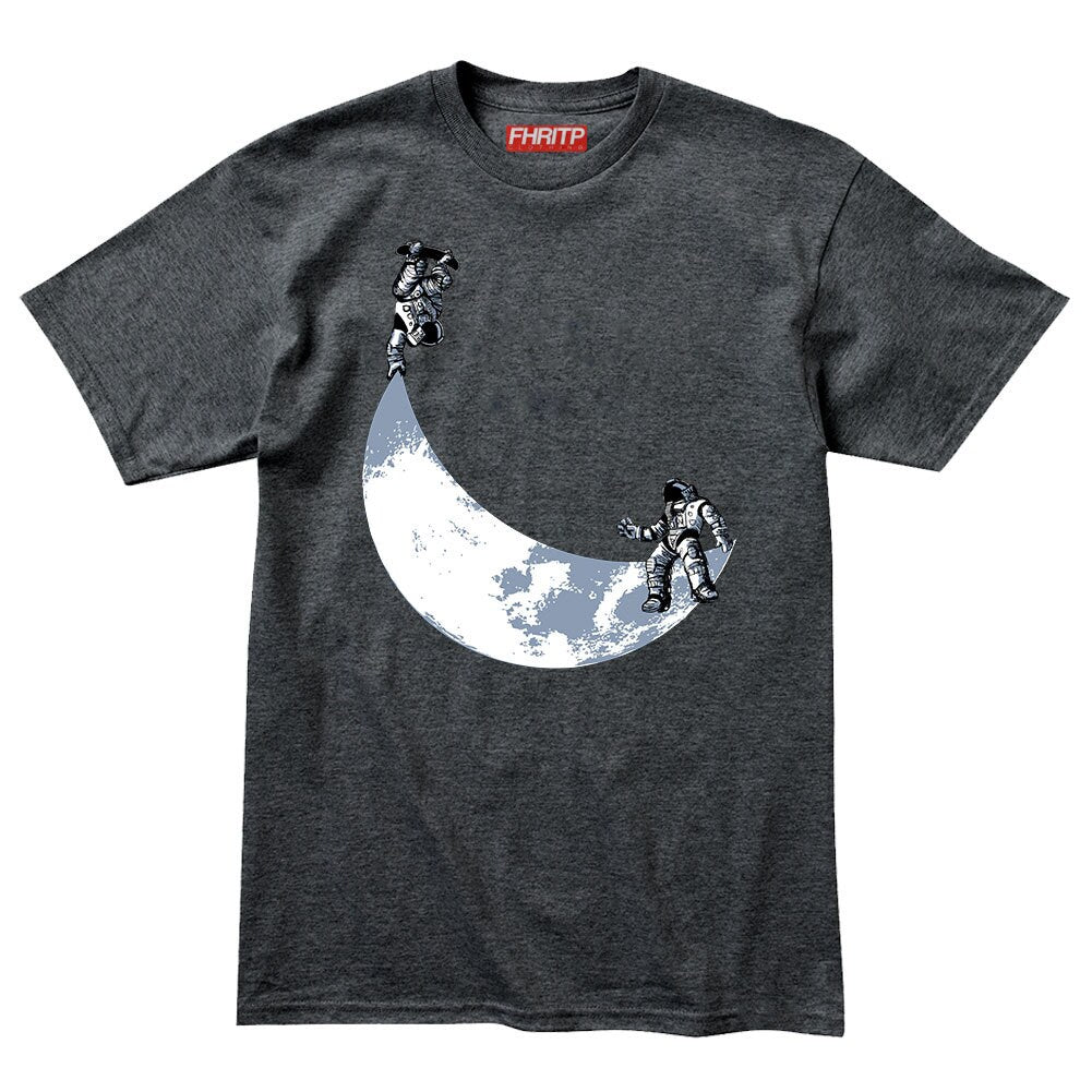 Mens Skating Moon Skater Funkalicious Astronauts Skateboarding Funny T shirt Tee Top T-shirt